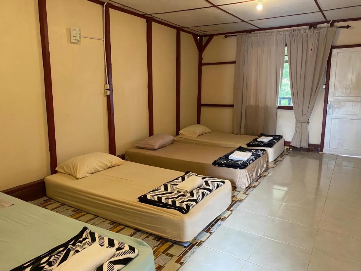Ron'S Guest House Berastagi Backpacker Rooms Extérieur photo